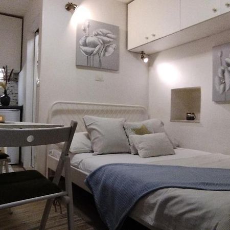 Tiny Studio In City Center Stone House Split Eksteriør billede