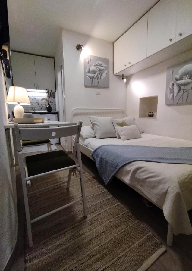 Tiny Studio In City Center Stone House Split Eksteriør billede