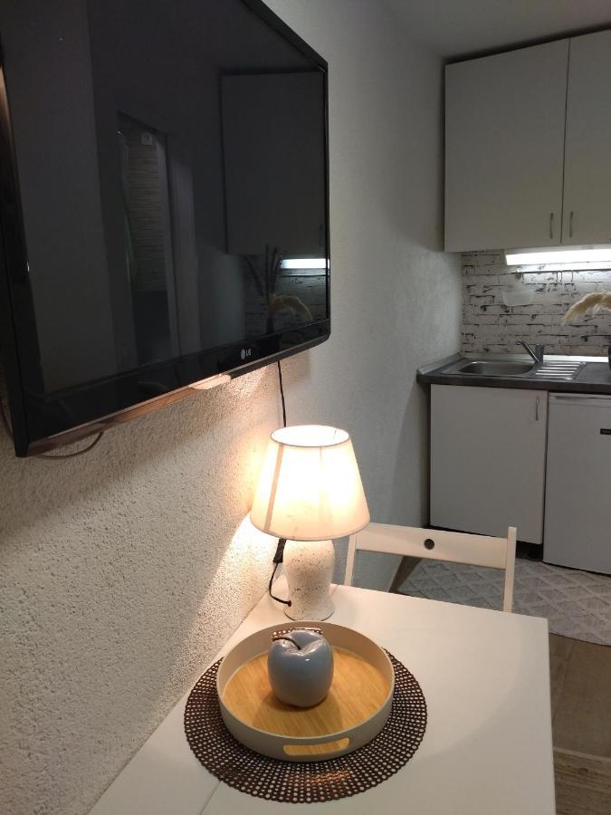 Tiny Studio In City Center Stone House Split Eksteriør billede